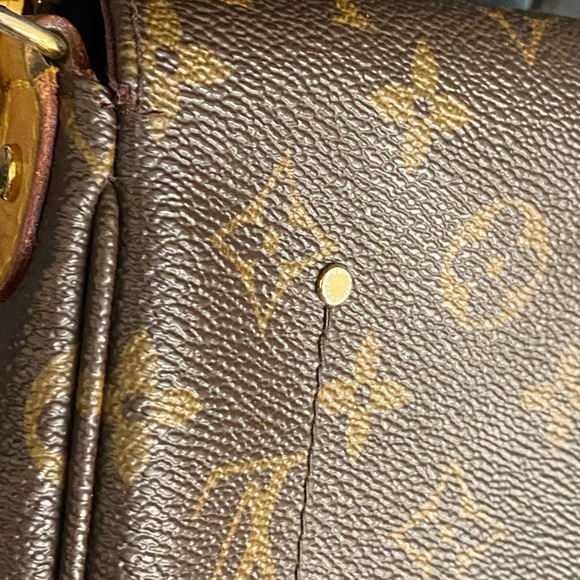 💜✨BEAUTIFUL✨💜 Crossbody - Picture 10 of 11